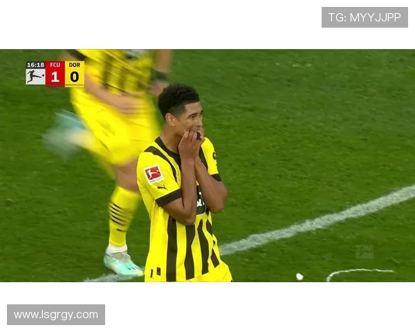 贝林厄姆任意球破门，展现定位球得分能力