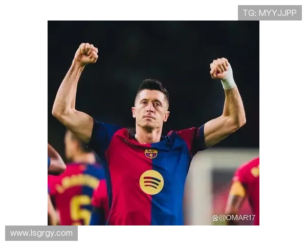 莱万多夫斯基与波兰历史球员国家队地位对比分析