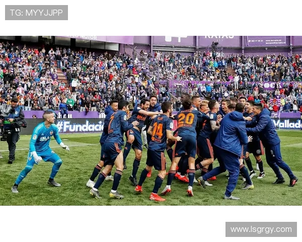 瓦伦西亚重建困局持续,长期规划如何影响球队当前竞争格局 瓦伦西亚重建困局持续,长期规划如何影响球队当前竞争格局