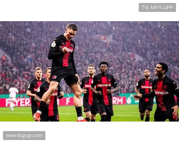 拉菲尼亚 vs 道格拉斯·科斯塔：边路进攻效率与突破能力对比